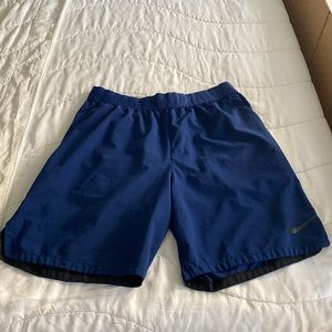 Nike Men’s 8” Knit Training Shorts. Medium. Navy. Like New
